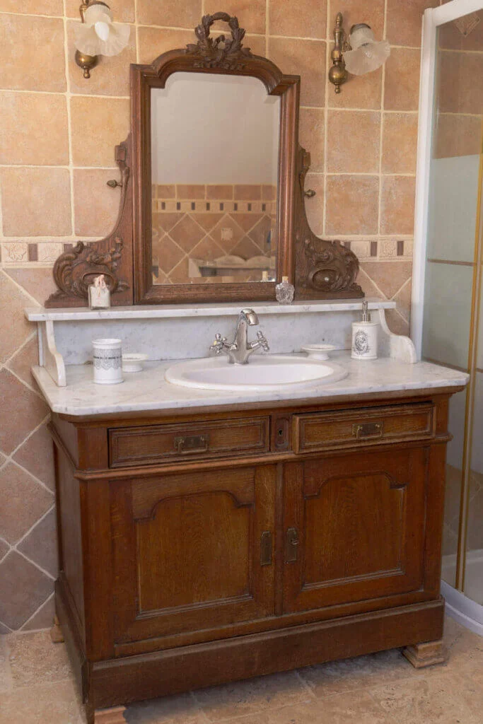 meuble salle de bain gîte la famille est dans les blés