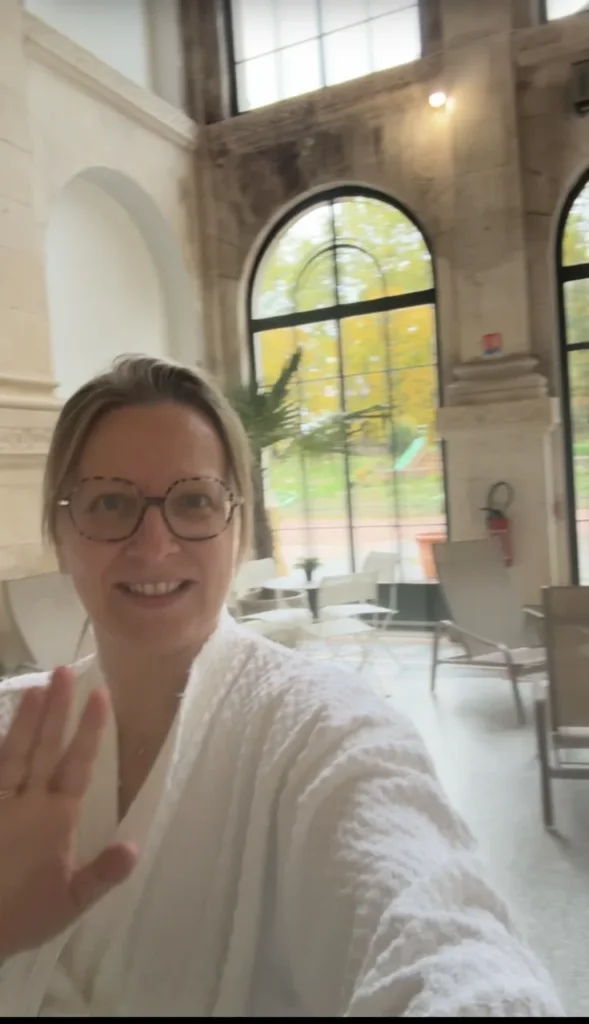 Thermes de Saint-Honoré-les-Bains : cures et bien-être, nous avons testé Thermes de Saint-Honoré-les-Bains : immersion dans le grand hall, peignoir du super curiste